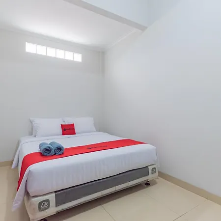 Reddoorz Near Kiara Artha Park Hotel